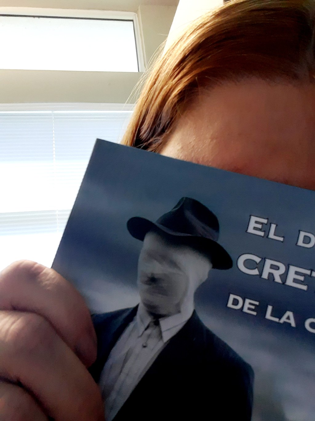 Sobre «El dulce cretino de la calle» de Mirna Estrella&nbsp;Pérez